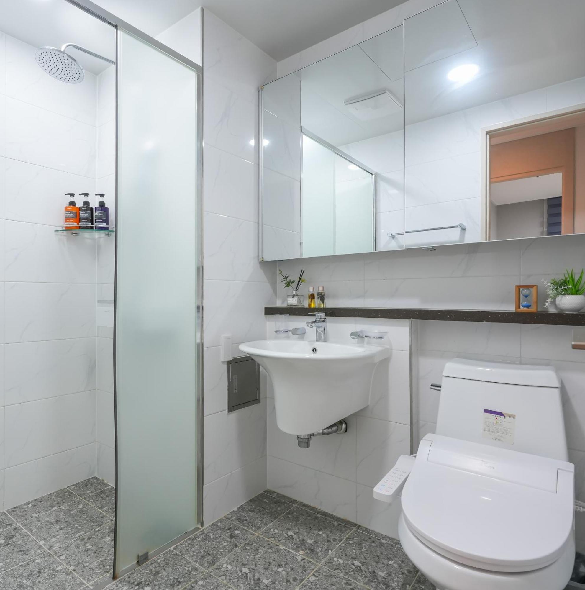 Yeosu Hotel First City エクステリア 写真