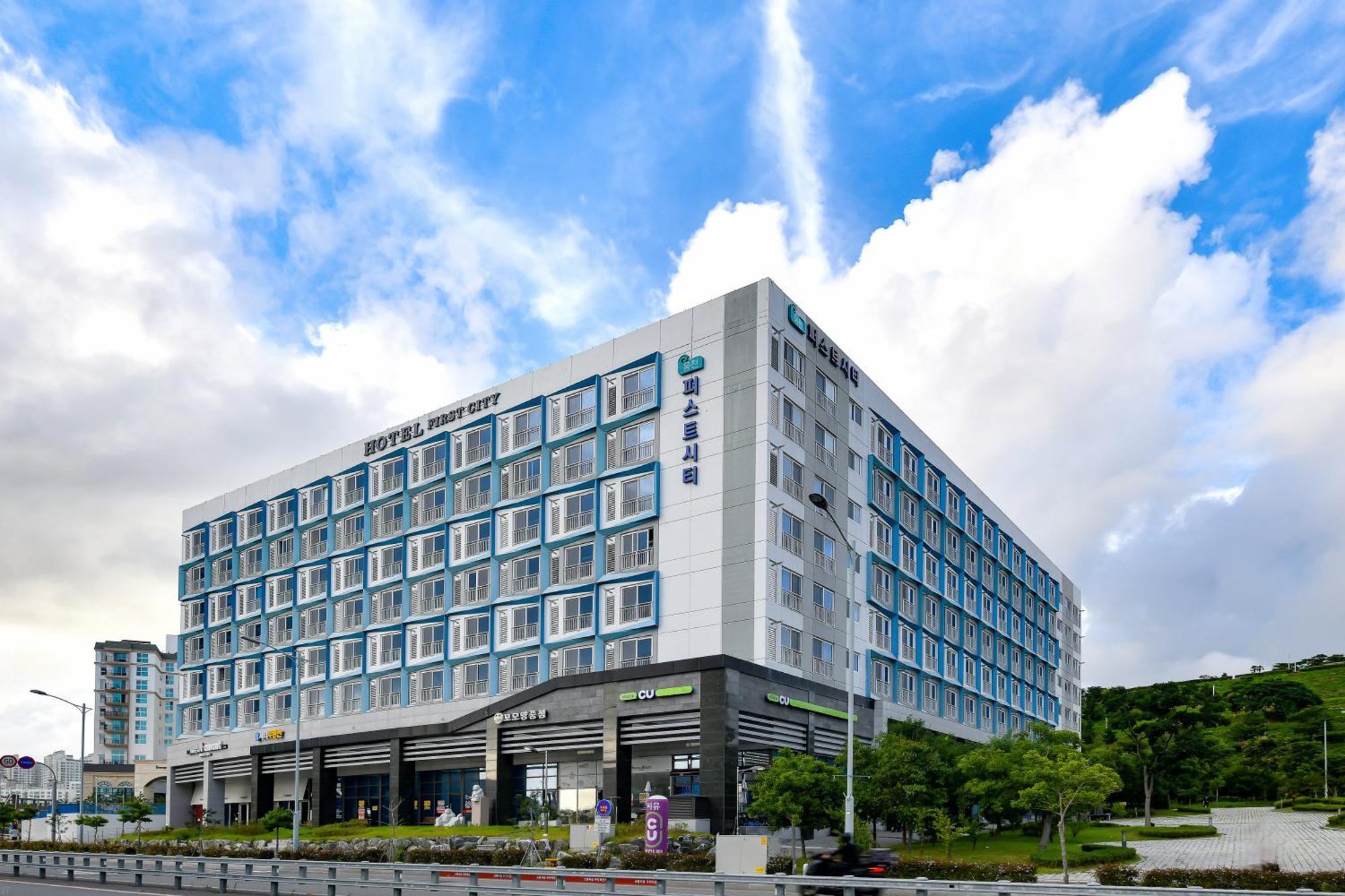 Yeosu Hotel First City エクステリア 写真